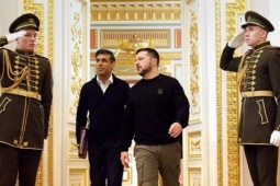 Lý do Anh quyết liệt vận động phe phản đối viện trợ cho Ukraine ở Mỹ