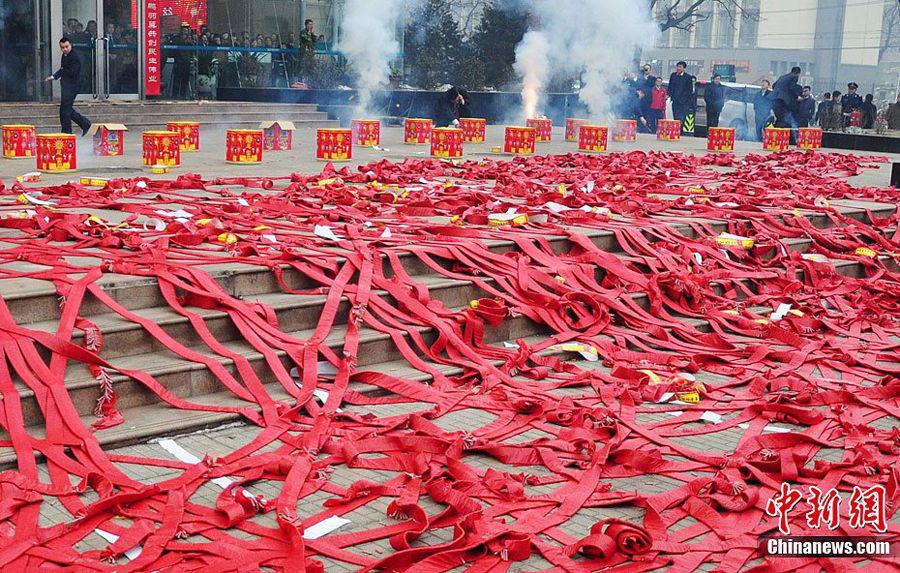 Việc cấm hay hạn chế đốt pháo ở Trung Quốc giờ đây phụ thuộc vào quyết định của từng địa phương.