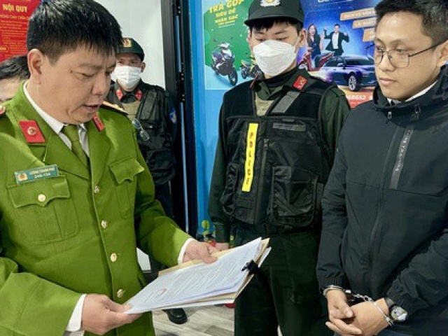 Pháp luật - Bắt giữ nhóm cho vay lãi nặng chuyên gắn thiết bị theo dõi người vay