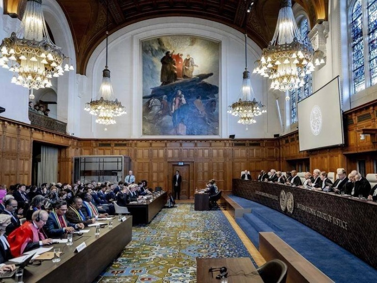 Toàn cảnh phiên tòa ở TP The Hague (Hà Lan) ngày 26-1, nơi các thẩm phán của Tòa Công lý Quốc tế (ICJ) ra phán quyết đầu tiên về vụ Nam Phi kiện Israel tội diệt chủng. Ảnh: REUTERS