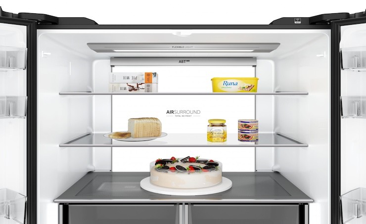 Bên trong tủ lạnh Aqua ViewFresh được lắp đặt hệ thống đèn chiếu sáng Day Light với luồng ánh sáng nhẹ.
