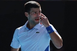 Thể thao - Djokovic mắng HLV, "xỏ xiên" trọng tài ở trận đấu "tệ nhất Grand Slam"