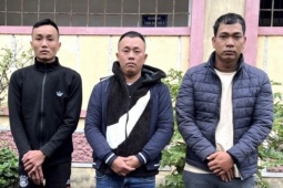 Thủ đoạn tinh vi mang iPhone 15 Promax giả vào cửa hàng xăng dầu "đặt" để mượn tiền