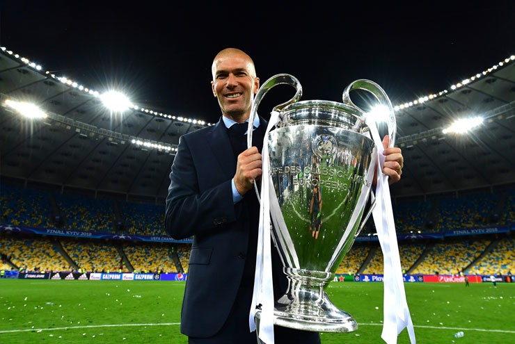 Đã từ lâu Zidane chưa được thêm lần chạm tay vào những vinh quang