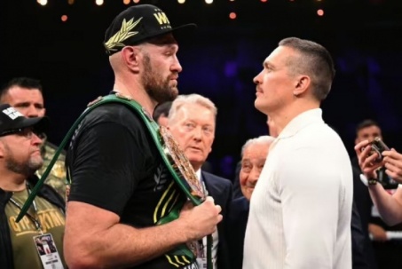 Fury va chạm căng thẳng với Usyk, "Vua giang hồ" được chỉ bí kíp chiến thắng