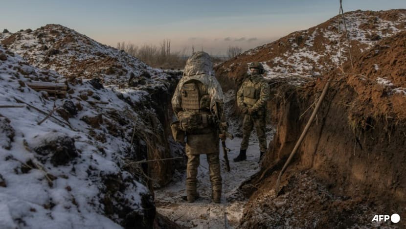 Sau gần 2 năm xung đột, nhiều binh sĩ Ukraine dần kiệt sức. Ảnh: AFP