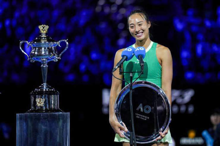 Zheng Qinwen chỉ về ngôi Á quân nhưng đã vươn lên thứ 7 thế giới sau Australian Open 2024