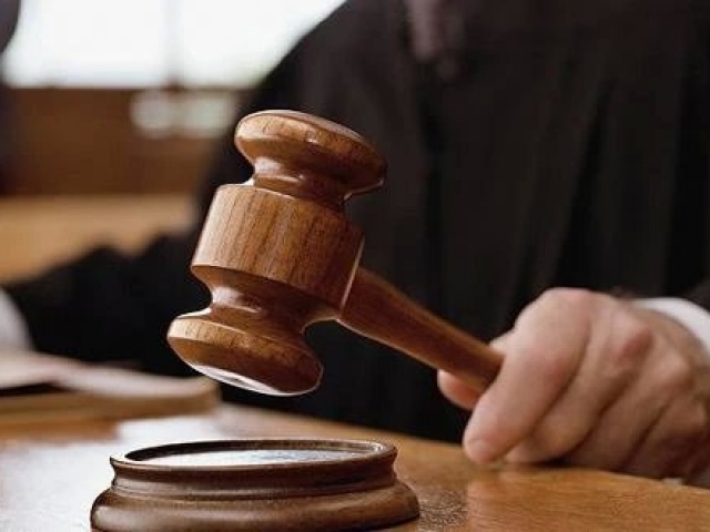 Pháp luật - Truy tố bị can trộm 8 chai lăn khử mùi tại Bách Hóa Xanh