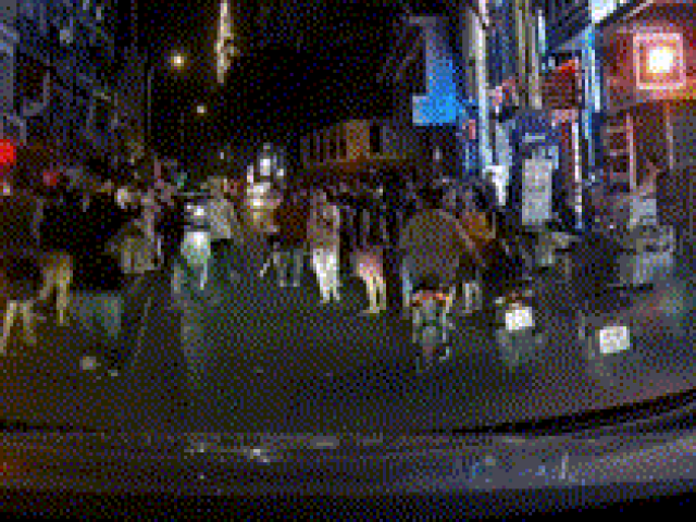 Pháp luật - Hỗn chiến trước nhà hàng District K ở quận 1 - TP HCM