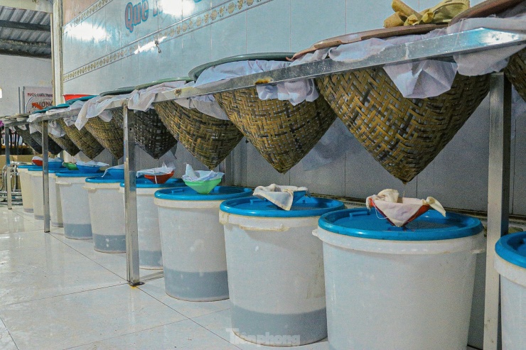 Làng nghề nước mắm lâu đời ở Đà Nẵng 'chạy đua' những ngày giáp Tết - 12