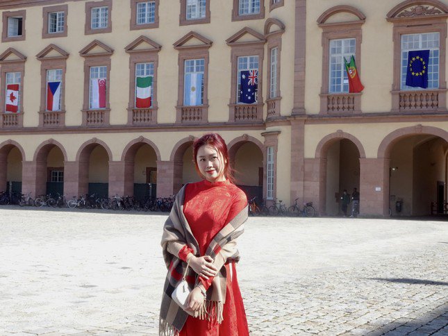 Châu Giang tham dự Ngày hội Sinh viên quốc tế tại Đại học Mannheim, Đức.