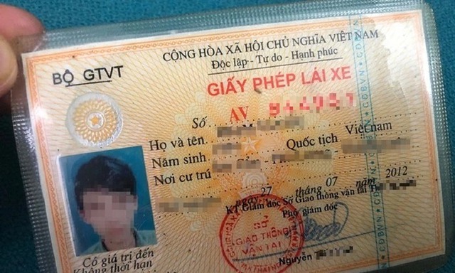 Bộ GTVT khẳng định không bắt buộc phải đổi GPLX cấp trước năm 2012 sang thẻ PET