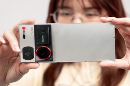 Thời trang Hi-tech - Smartphone chơi game có pin 6.000 mAh "trâu" cỡ nào?