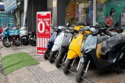 Thị trường - Tiêu dùng - Ô tô, xe máy cũ giảm giá sốc