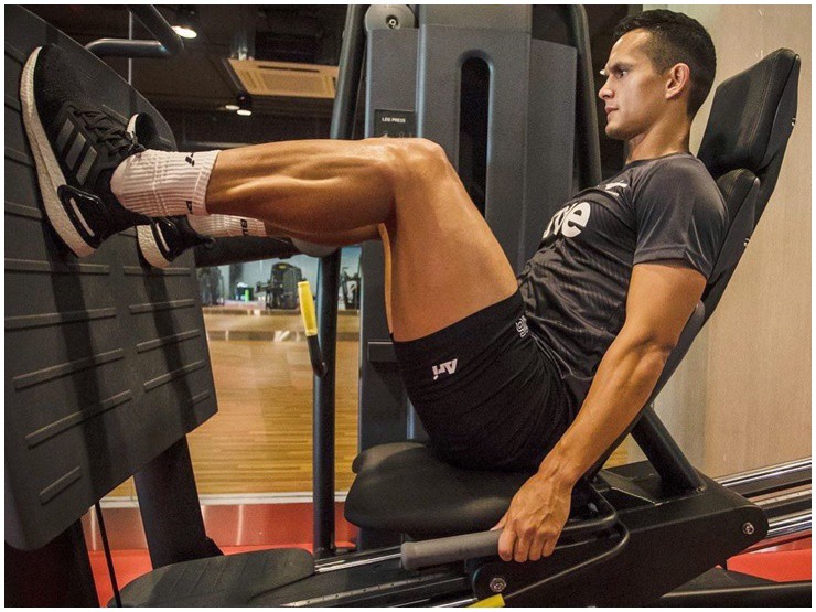 Danh thủ này luyện tập không ngừng nghỉ.