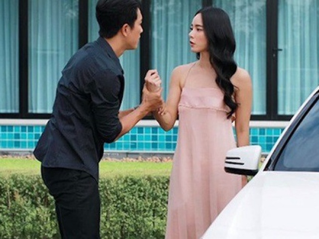 Đi mua cây cảnh chơi Tết, chồng gục ngã khi thấy vợ tay trong tay người đàn ông lớn tuổi