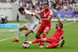 Video bóng đá Iraq - Jordan: Kịch tính 5 bàn & thẻ đỏ, ngược dòng điên rồ (Asian Cup)