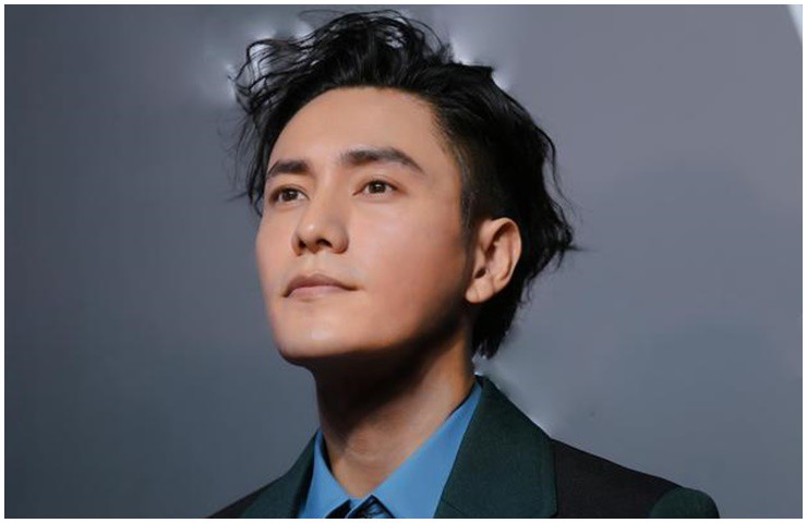 Trần Khôn sinh năm 1976 là một trong những nam diễn viên kỳ cựu của màn ảnh Hoa ngữ. 
