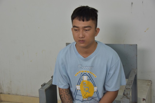 CLIP: CSGT Tiền Giang truy bắt tài xế chở hàng cấm bỏ chạy trong đêm - 1