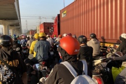 Tin tức trong ngày - TP HCM: Đang ùn ứ nghiêm trọng ở cửa ngõ phía Đông