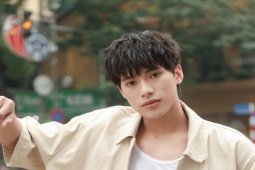 Đàn ông - Chàng trai dân tộc Tày với vẻ ngoài hot boy giành ngôi "Nam vương Hà Nội"