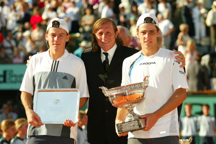 Chung kết Roland Garros 2004: Gaston Gaudio (bên phải) thắng Guillermo Coria