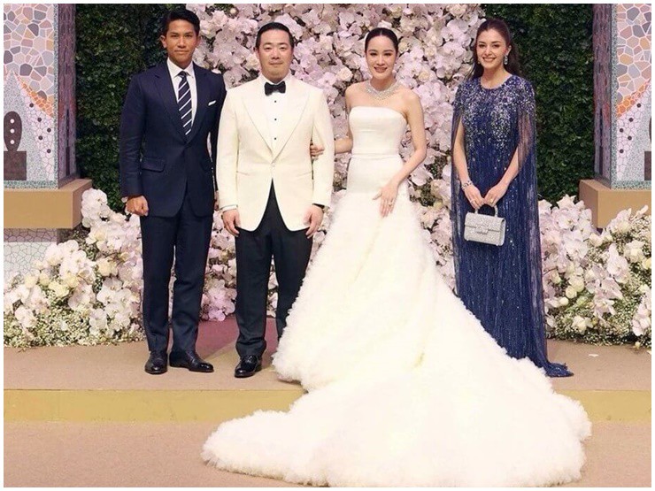 Vợ chồng hoàng tử Brunei tham dự đám cưới của bạn thân.