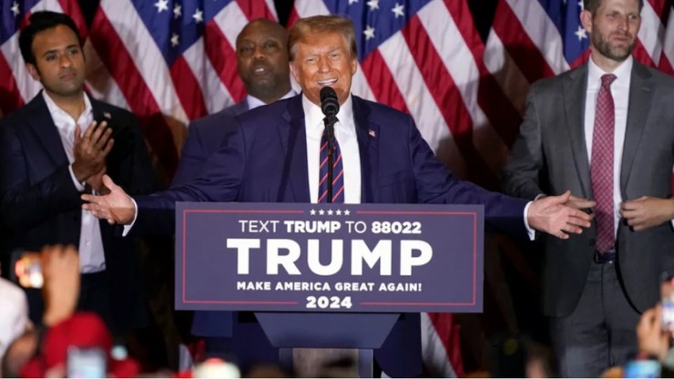 Cựu Tổng thống Mỹ Donald Trump phát biểu tại cuộc bầu cử sơ bộ của đảng Cộng hòa ở bang New Hampshire vào ngày 23-1. Ảnh: CNN