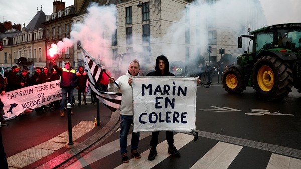 Các công đoàn ước tính có hơn 70.000 người biểu tình trên khắp nước Pháp vào cuối tuần trước.&nbsp;Ảnh: Reuters