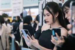 Thời trang Hi-tech - Galaxy Z Fold 5 đang là điện thoại Samsung đáng mua nhất năm nay