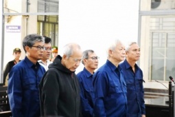 Tin tức trong ngày - Cựu Chủ tịch UBND tỉnh Khánh Hòa lãnh án hơn 22 năm tù