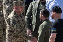 Báo Anh: Ông Zelensky định cách chức tướng Zaluzhnyi nhưng bất thành?