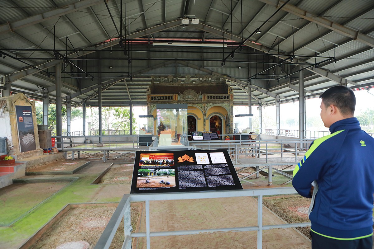 Hành cung Lỗ Giang nằm ở khu vực đền&nbsp;Thái Lăng (hay còn được gọi là đền Trần Thái Lăng, thuộc thôn Thâm Động, xã Hồng Minh, huyện Hưng Hà, tỉnh Thái Bình) đã được&nbsp;Bộ Văn hóa, Thể thao và Du lịch xếp hạng là Di tích khảo cổ học quốc gia.