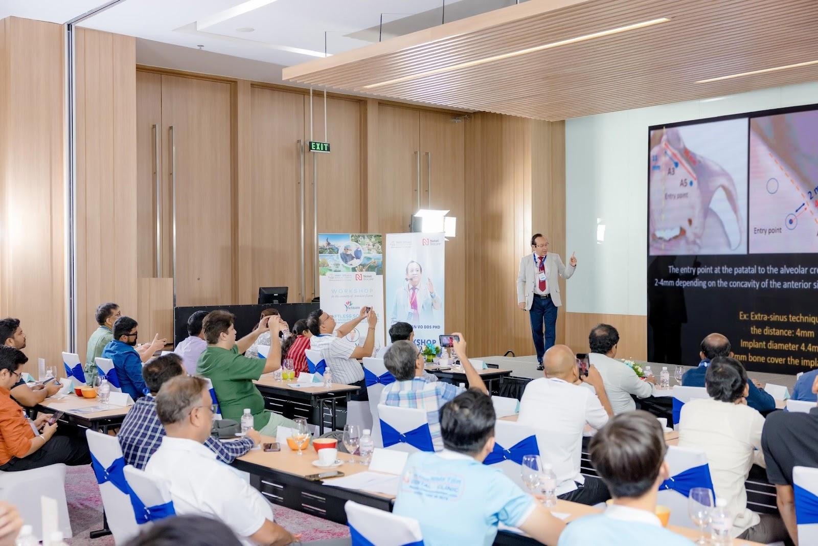 TS.BS Võ Văn Nhân truyền dạy kiến thức cho hơn 30 Bác sĩ Ấn Độ