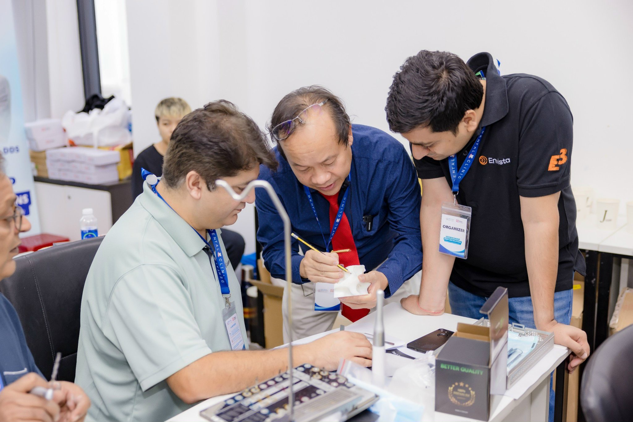 TS.BS Võ Văn Nhân Nhân chỉ dạy tận tâm trong từng buổi học