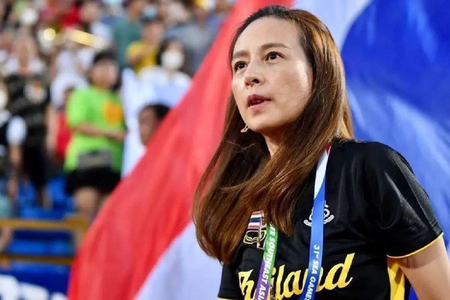 Sau 2 năm rưỡi lãnh đội, chi gần 40 tỷ đồng tiền thưởng, Madam Pang chia tay tuyển Thái - 1