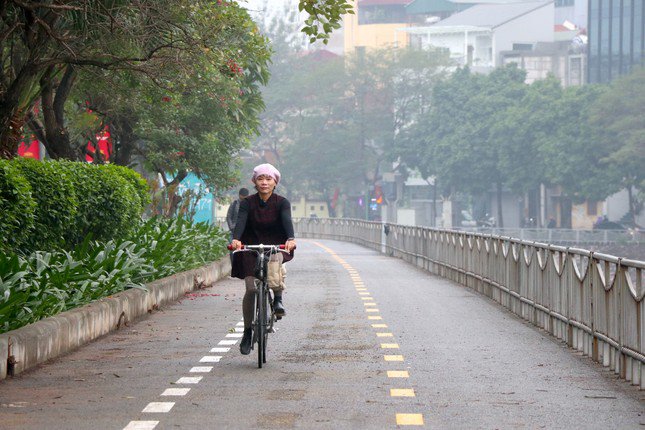 Việc có làn đường dành riêng cho xe đạp sẽ thúc đẩy mảnh ghép giao thông công cộng này phát triển.