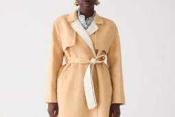 Thời trang - Flat Wrap là chìa khóa để biến chiếc hóa áo khoác mùa đông