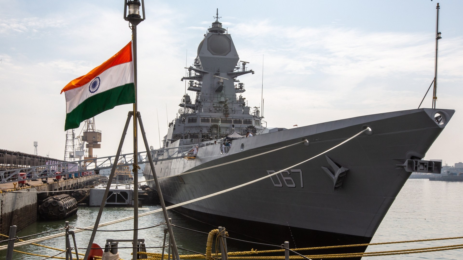 Một tàu chiến của hải quân Ấn Độ. Ảnh: Al Jazeera