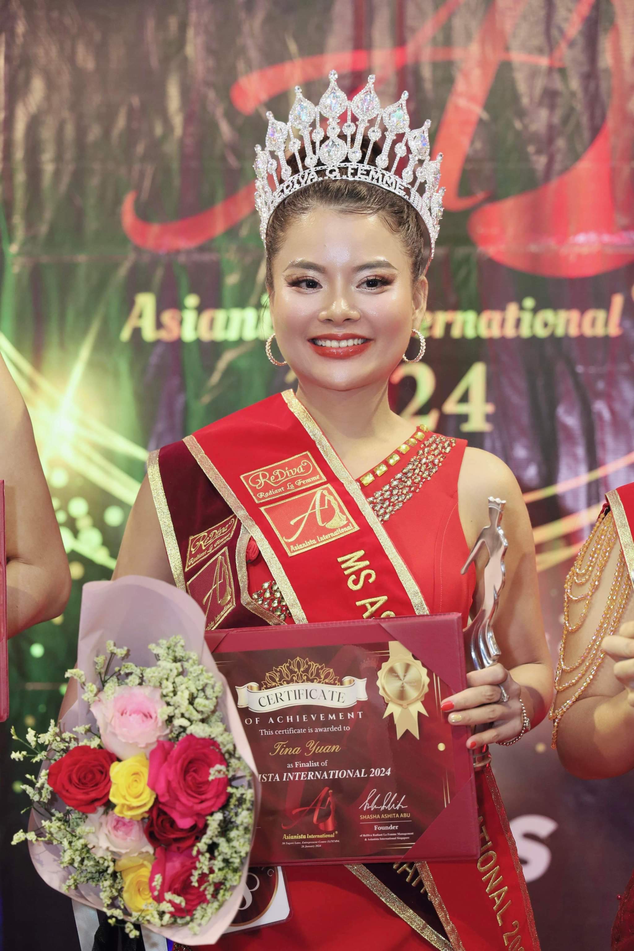 Nữ nhà văn Tina Yuan từng ra mắt tác phẩm "Có hẹn với Bulgaria" nhận được nhiều sự yêu thích của độc giả.