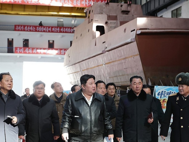 Thế giới - Ông Kim kêu gọi tăng cường lực lượng hải quân chuẩn bị khả năng xảy ra chiến tranh