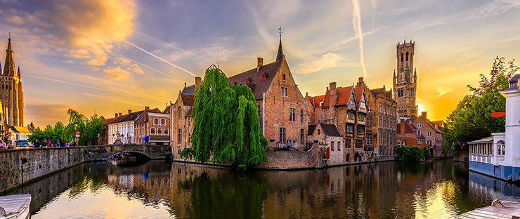 Bruges nằm ở phía tây bắc nước Bỉ, là thủ phủ của tỉnh West Flanders.
