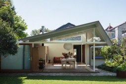 Kinh doanh - Nhà cấp 4 thiết kế mở hai mặt tiền độc đáo, vừa thoáng, sáng mà vẫn an toàn, riêng tư