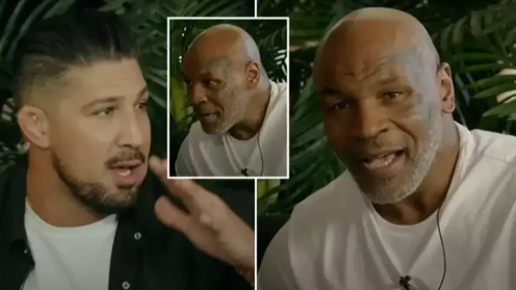 Mike Tyson (phải) không vui khi bị nói kém tài năng hơn so với Tyson Fury