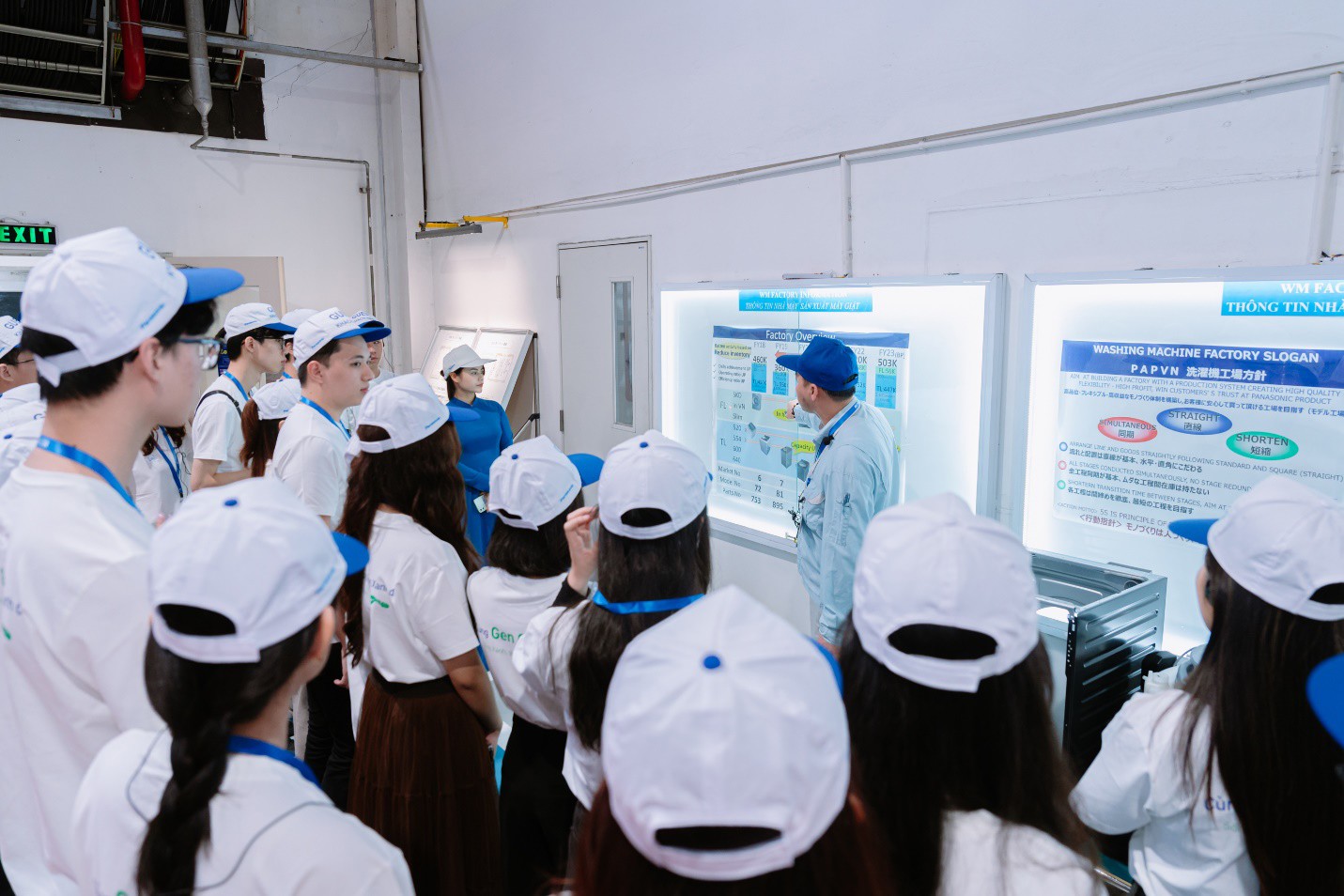 Chuyến thăm quan tại nhà máy Panasonic truyền cảm hứng các bạn trẻ về các giải pháp xanh, bền vững. Nguồn ảnh: Panasonic