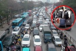 Tin tức trong ngày - Dòng người đổ về quê nghỉ Tết, cửa ngõ Thủ đô ùn tắc