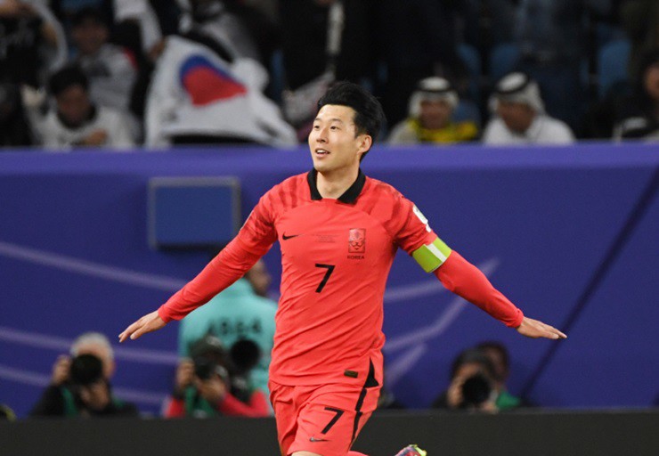 Son Heung Min là người hùng giúp Hàn Quốc ngược dòng thắng Australia