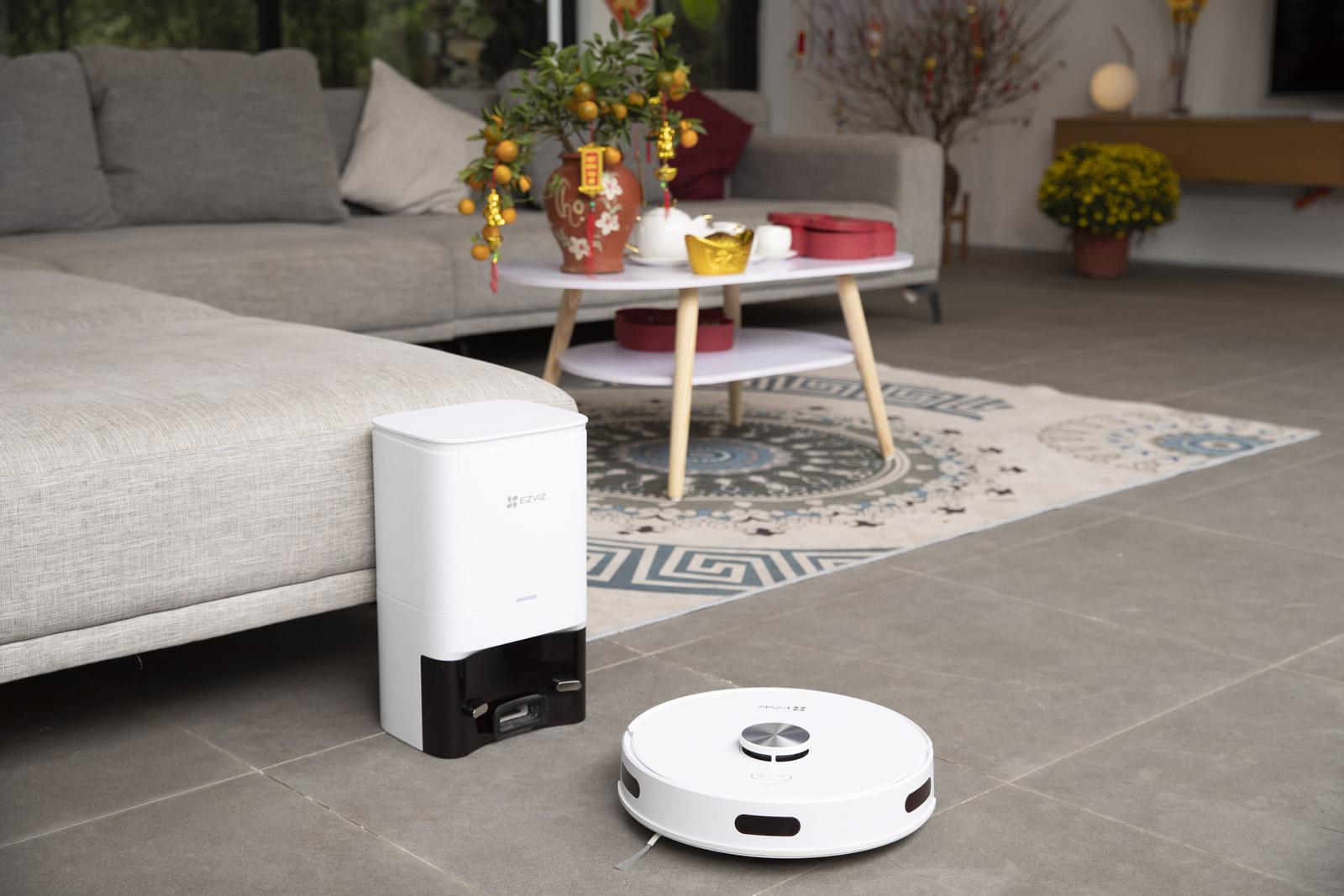 Robot hút bụi thông minh EZVIZ RS2 giúp giảm tải khối lượng công việc nhà, dọn dẹp nhà cửa ngày Tết trở nên tự động và hiệu quả.
