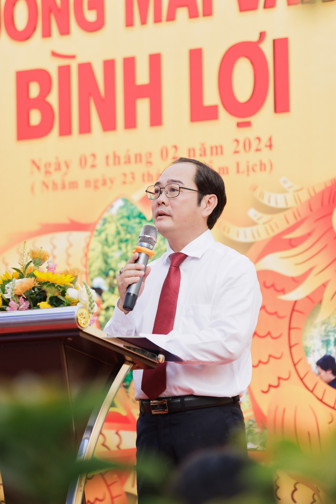 Ông Huỳnh Cao Cường - Phó Chủ tịch UBND huyện Bình Chánh phát biểu khai mạc đường hoa Mai vàng Bình Lợi 2024