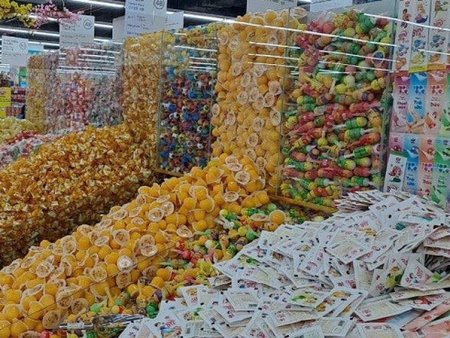 Thị trường - Tiêu dùng - Ẩn họa từ bánh kẹo, rau câu… không rõ nguồn gốc